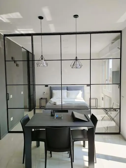 New & Bright Balcony Flat By Central Station Milan Italy