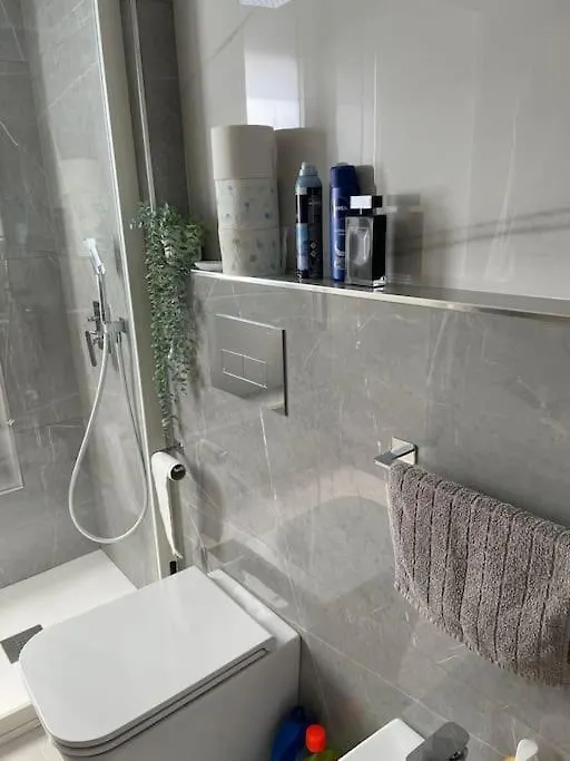 New & Bright Balcony Flat By Central Station Milan 0*,