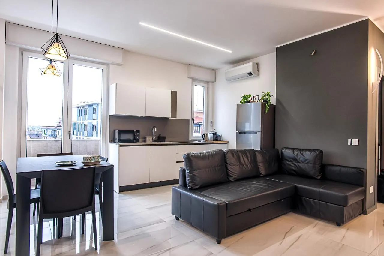 Apartment New & Bright Balcony Flat By Central Station Milan