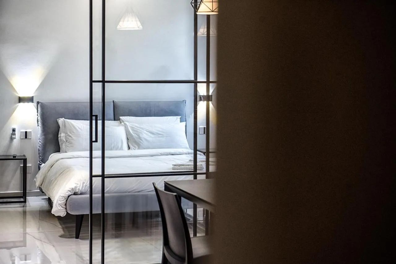 New & Bright Balcony Flat By Central Station Milan Italy