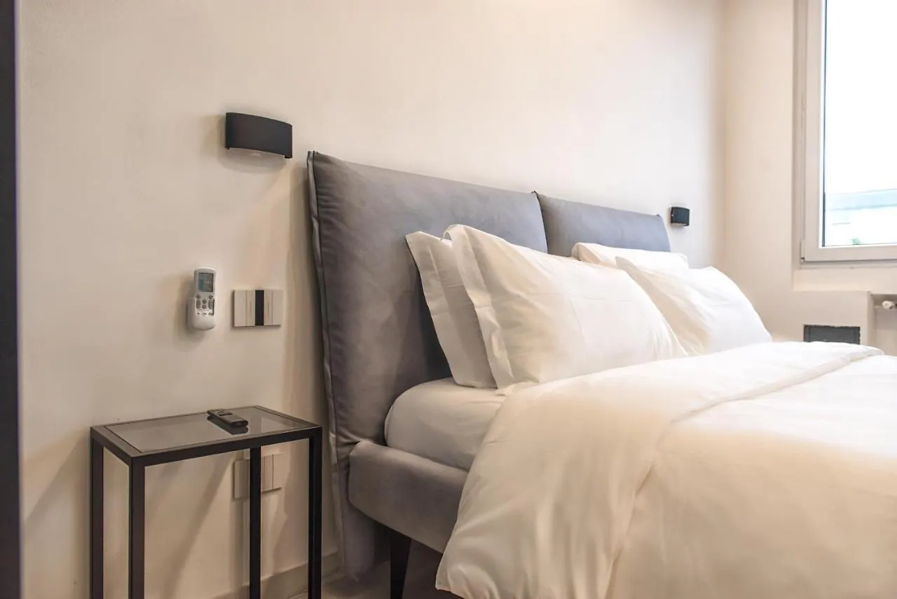 New & Bright Balcony Flat By Central Station Milan 0*,  Italy