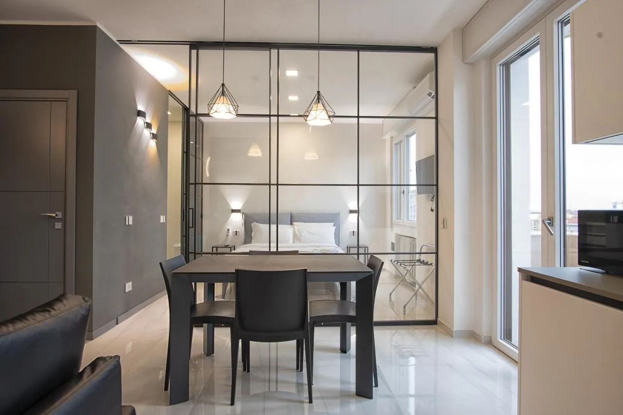 New & Bright Balcony Flat By Central Station Milan