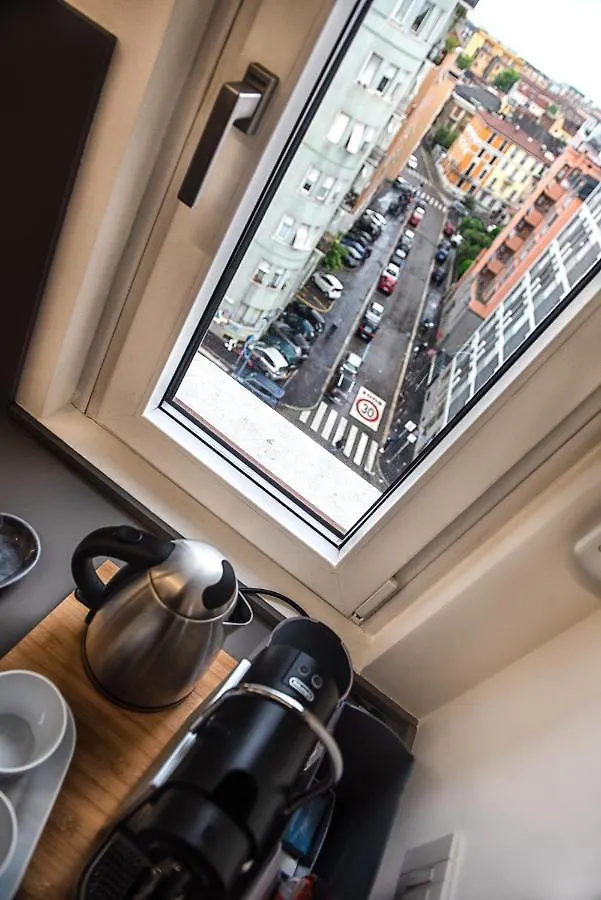 Apartment New & Bright Balcony Flat By Central Station Milan