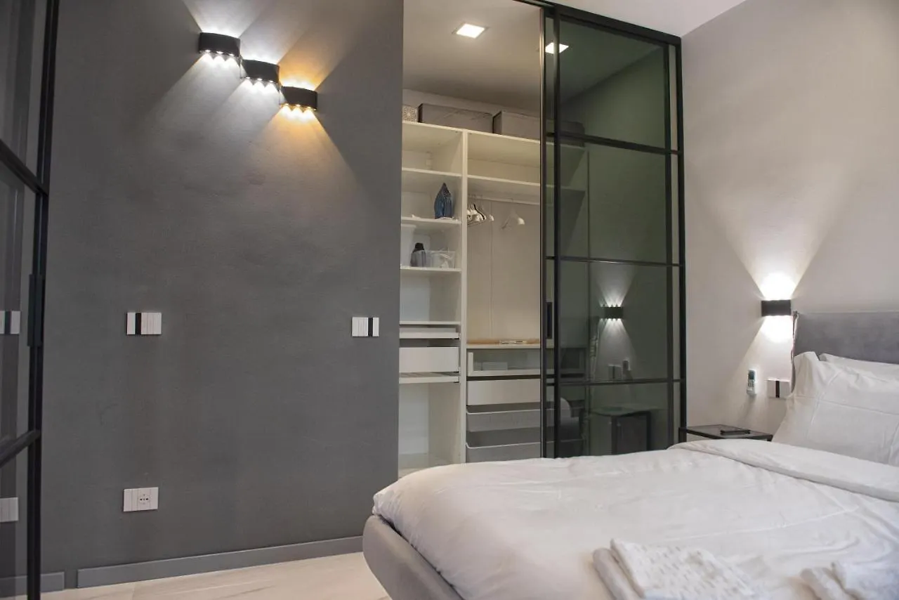 Apartment New & Bright Balcony Flat By Central Station Milan Italy
