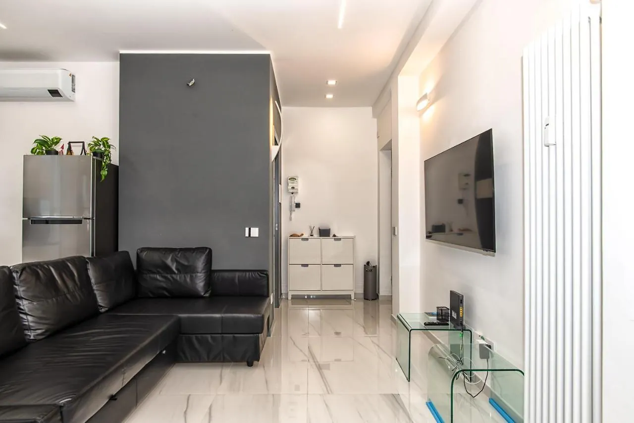 New & Bright Balcony Flat By Central Station Milan 0*,